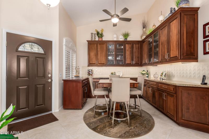 06 Beautiful Entry / Kitchen Extension