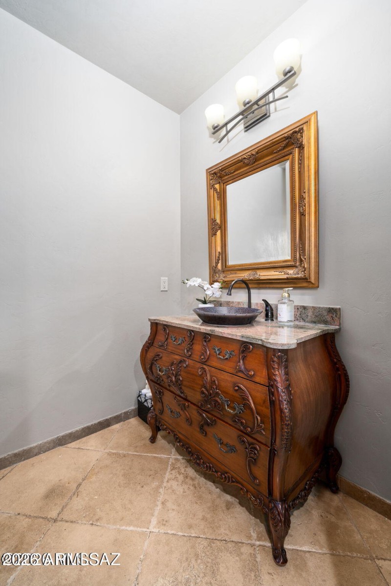 4496 N Via Bellas Catalinas