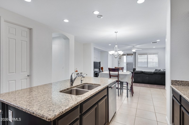 123 W Winterberry Ave-16