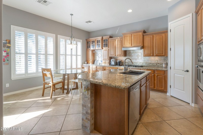 12-web-or-mls-Qp-4492