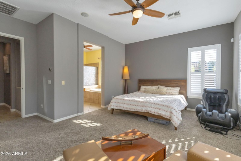 28-web-or-mls-Qp-4559