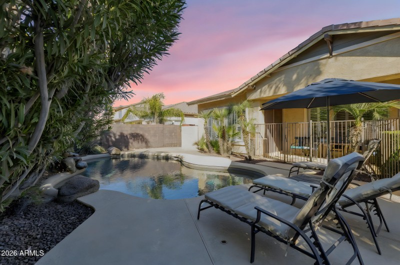 52-web-or-mls-Qp-4426 day to dusk