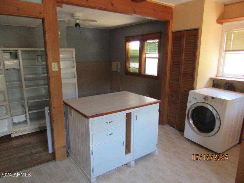 island cabinet counter space