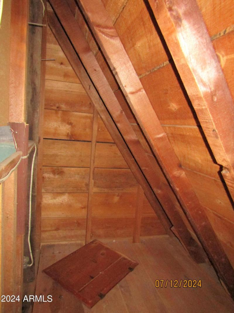 eave storage closet 3