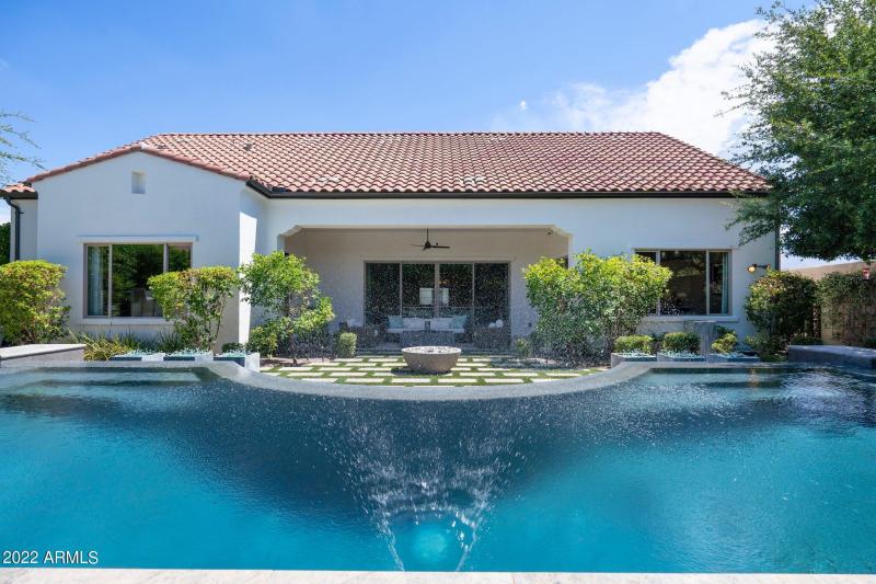 Stunning Infiniti Edge Pool