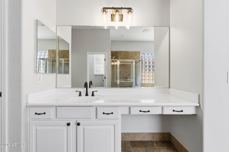 19-web-or-mls-44572 Granite Dr-19