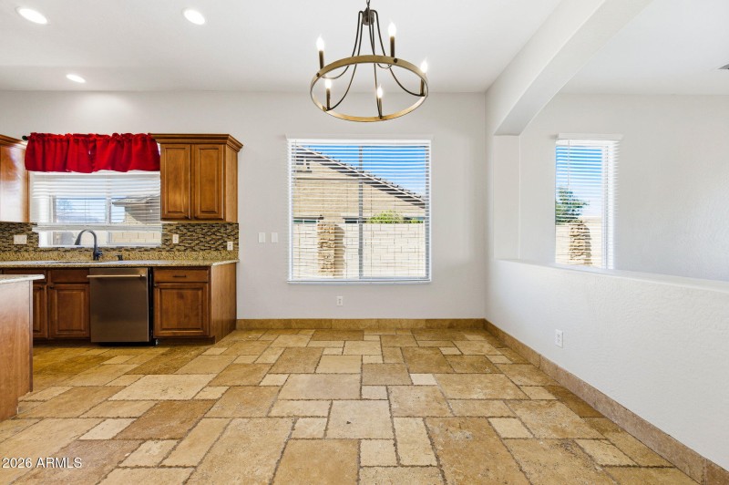 27-web-or-mls-44572 Granite Dr-27