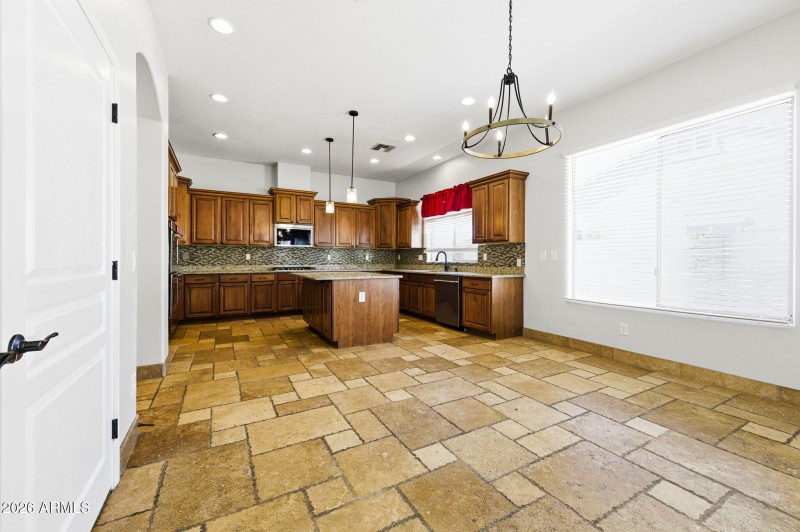 28-web-or-mls-44572 Granite Dr-28