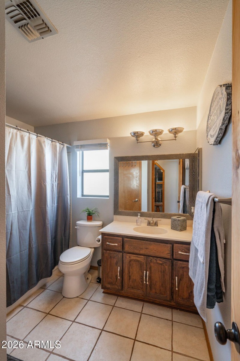 11-web-or-mls-1539-e-arrowhead-ln