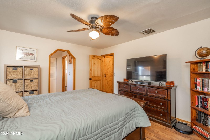 14-web-or-mls-1539-e-arrowhead-ln