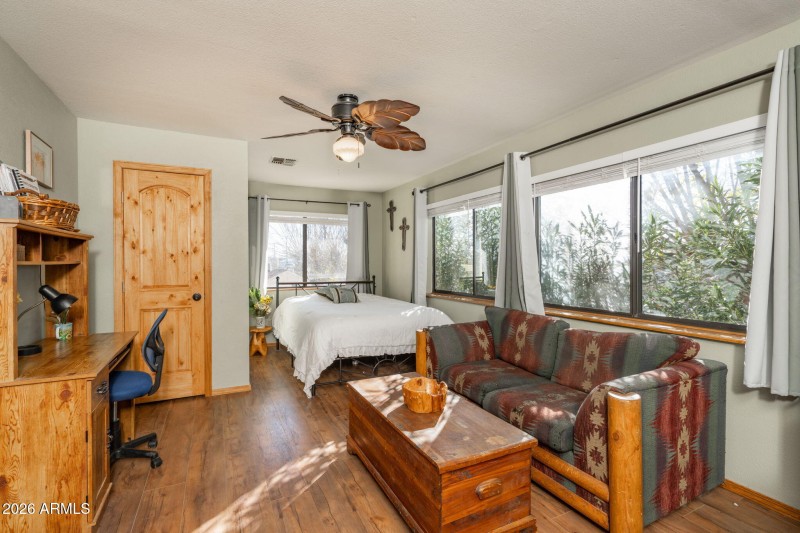 26-web-or-mls-1539-e-arrowhead-ln