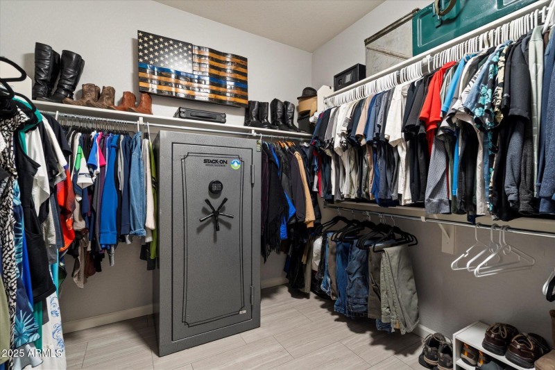 Large Walk-In Closet Storage