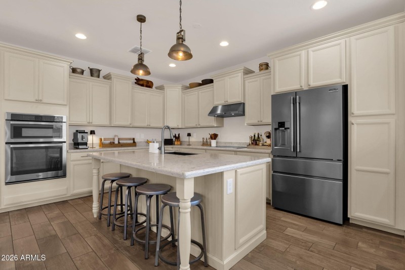 27-web-or-mls-4306-e-erie-st