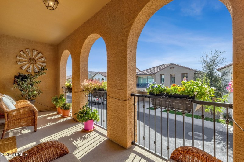 33-web-or-mls-4306-e-erie-st