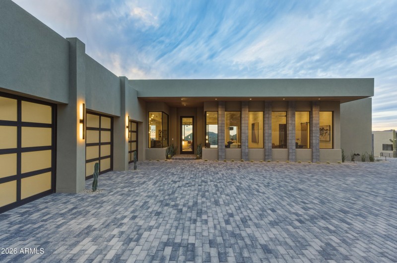 Driveway/Entry