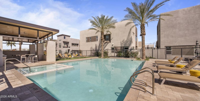 Community Pool & Amenities