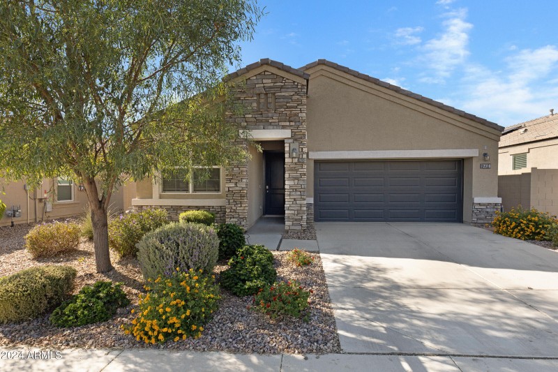 2310 N Comiskey Dr-1