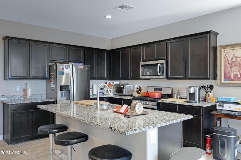 2310 N Comiskey Dr-13