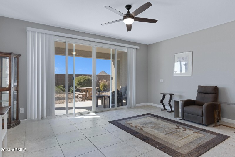 2310 N Comiskey Dr-15