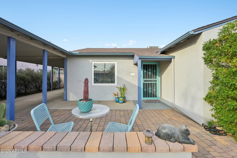 7-web-or-mls-W Clarendon Ave-S2901-007