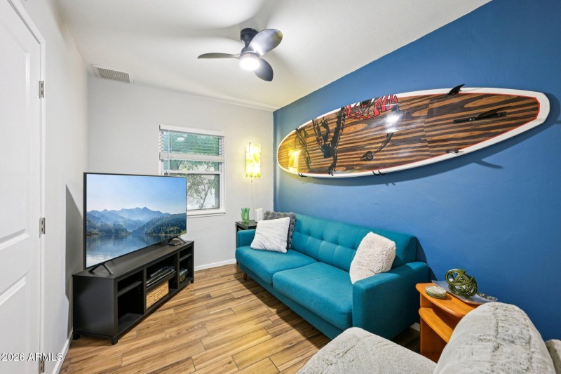 25-web-or-mls-W Clarendon Ave-S2901-025