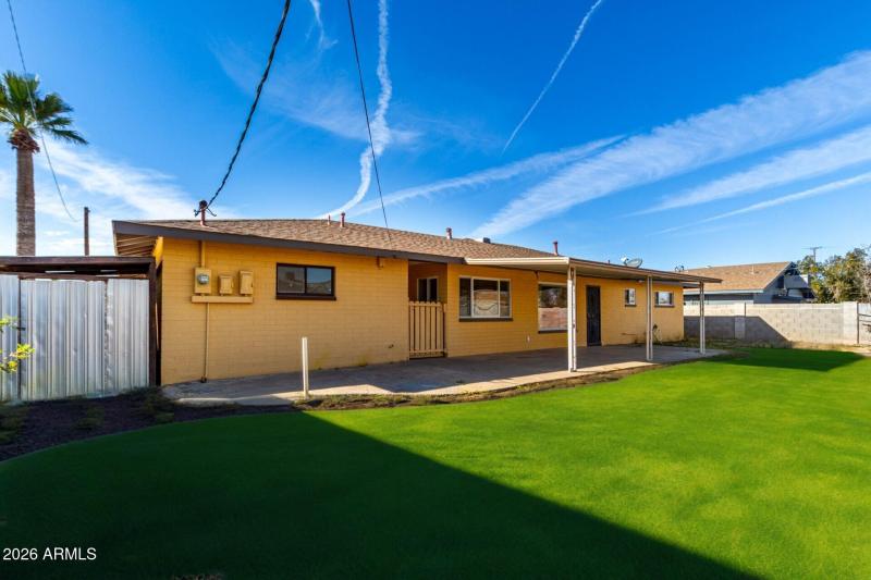 1112 N Oliive - Virtual backyard 2