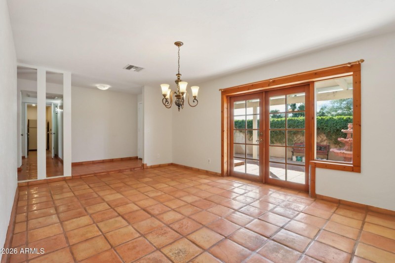 11-web-or-mls-E Evans Dr-S2901-011