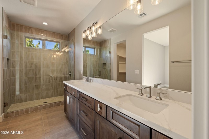 094-Primary Bathroom