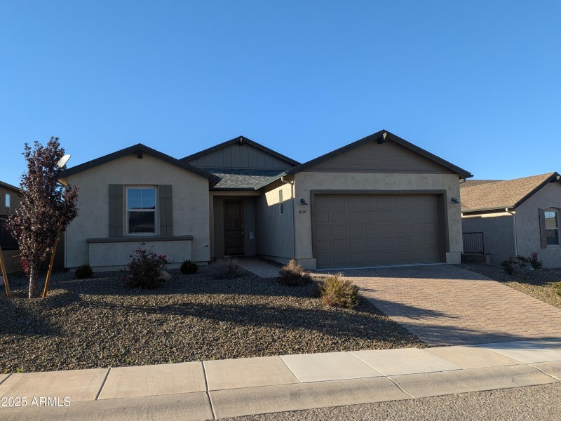 PXL_20251211_220335864