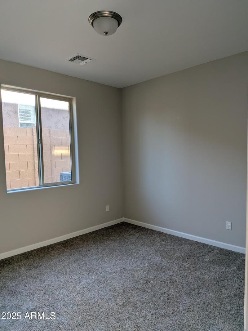 PXL_20251211_220931266