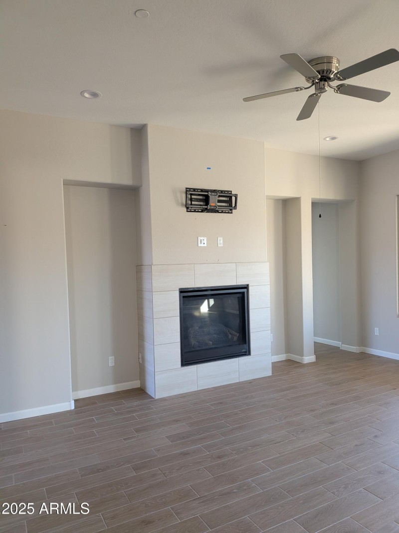 PXL_20251211_221307512