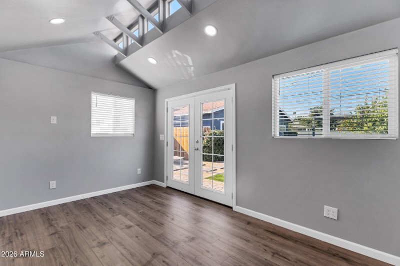 3046 E Glenrosa Ave-46