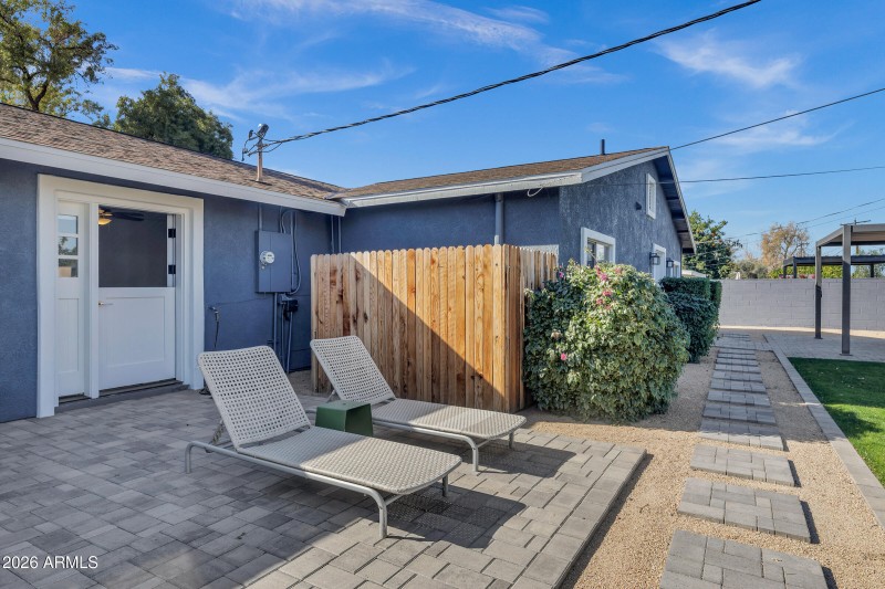 3046 E Glenrosa Ave-41