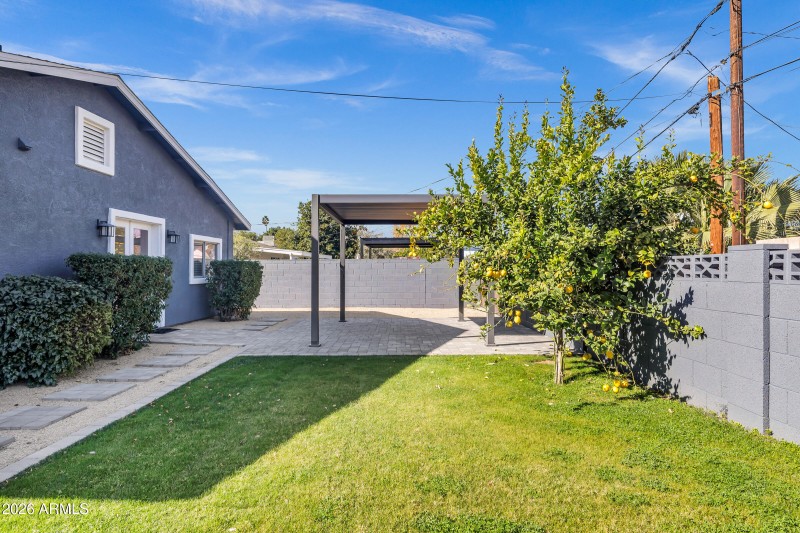 3046 E Glenrosa Ave-38