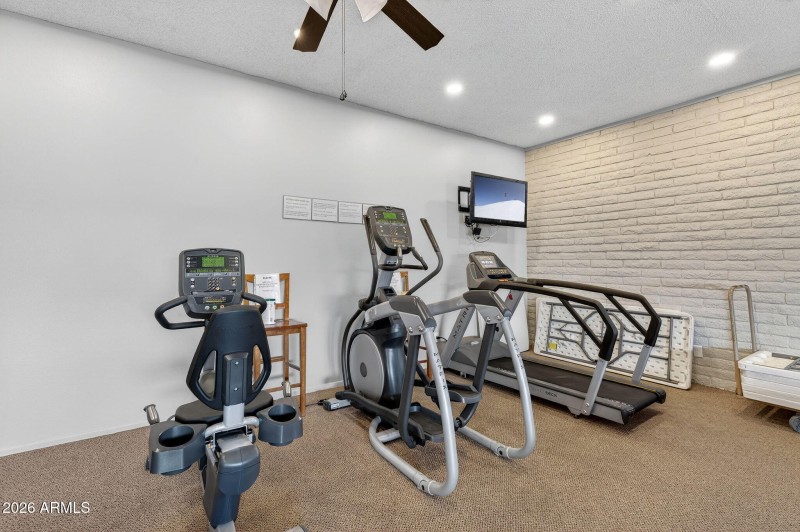 40-web-or-mls-37-E Pueblo Ave #34