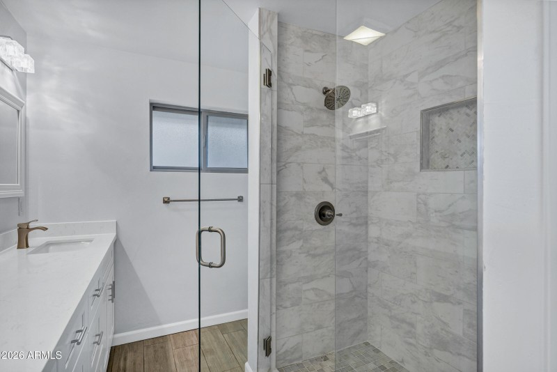 3046 E Glenrosa Ave-31