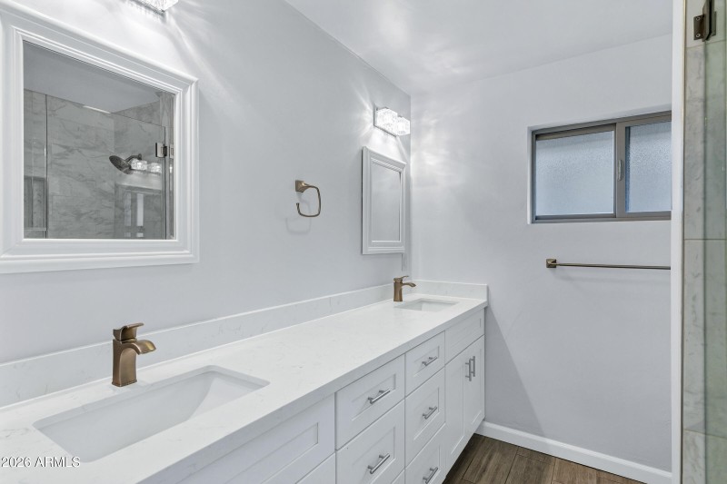 3046 E Glenrosa Ave-30