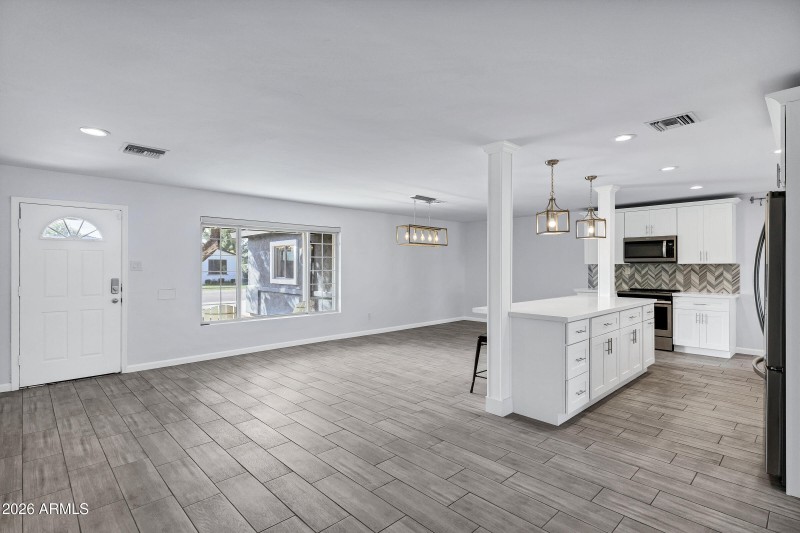 3046 E Glenrosa Ave-7