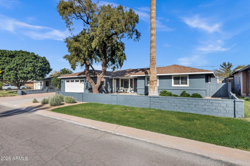 3046 E Glenrosa Ave-2