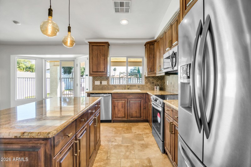 10645 E Mercer Ln-16