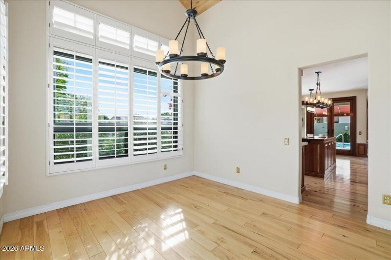 Dining Rm w/shotters