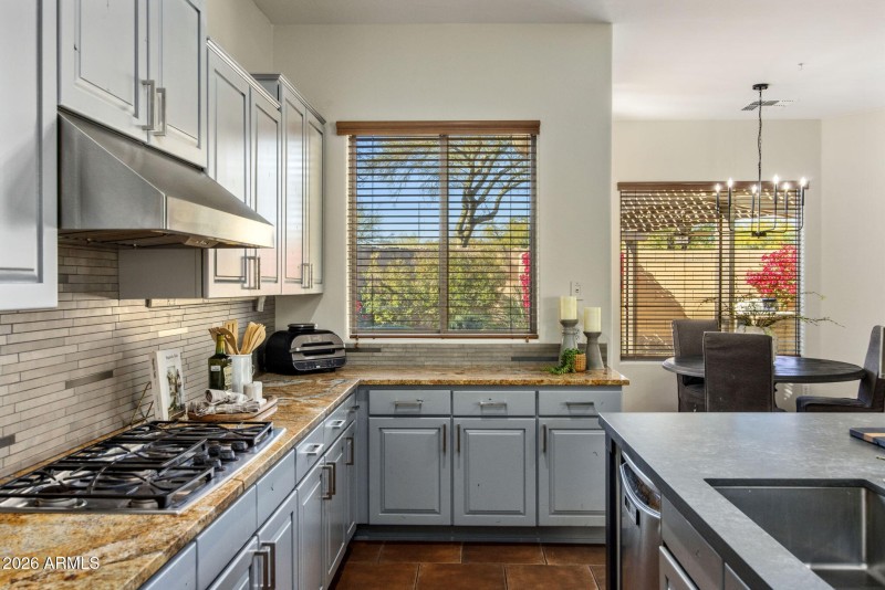 Gas Cooktop, Leather Granite and More!