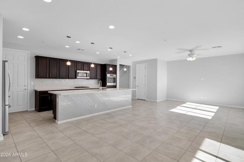 FA4DAA0F-6548-487E-A64E-9AE6C64CB212_1_2