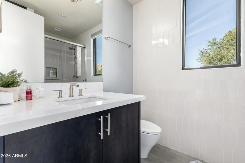 4th bedroom bathroom