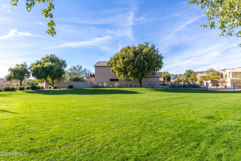 Exterior Community w/Greenbelt