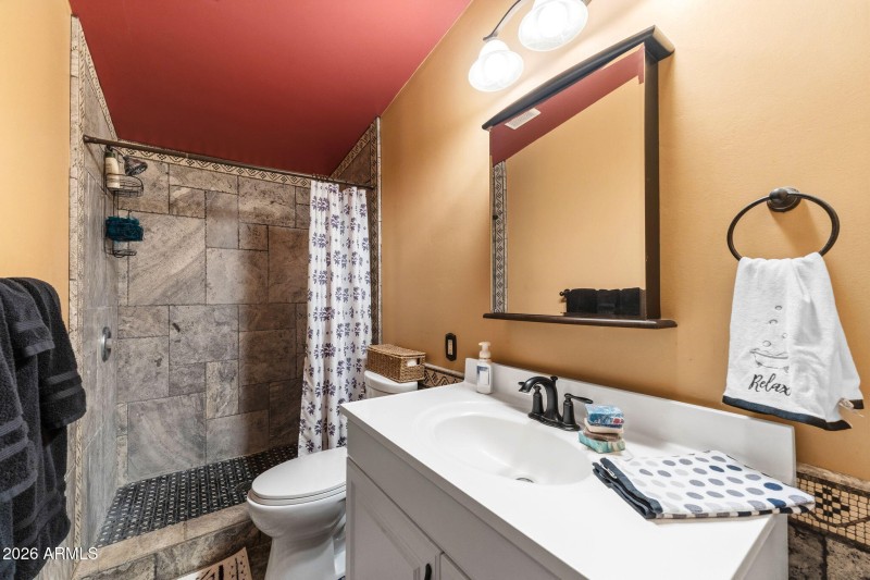 035__385 N Tomahawk Rd