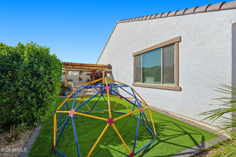 Turf & Mature Hedges