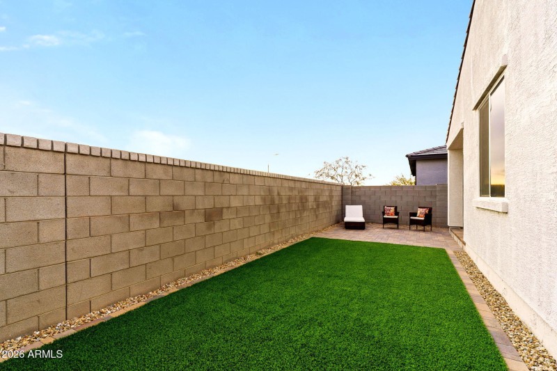 024__2487 E Boulder Ave