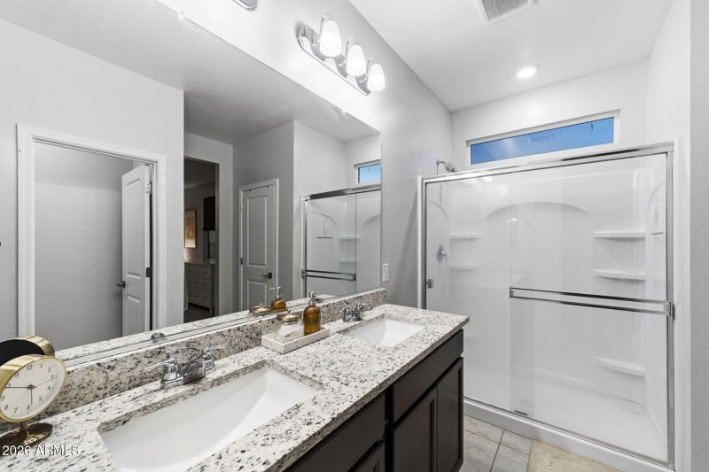 032__2487 E Boulder Ave