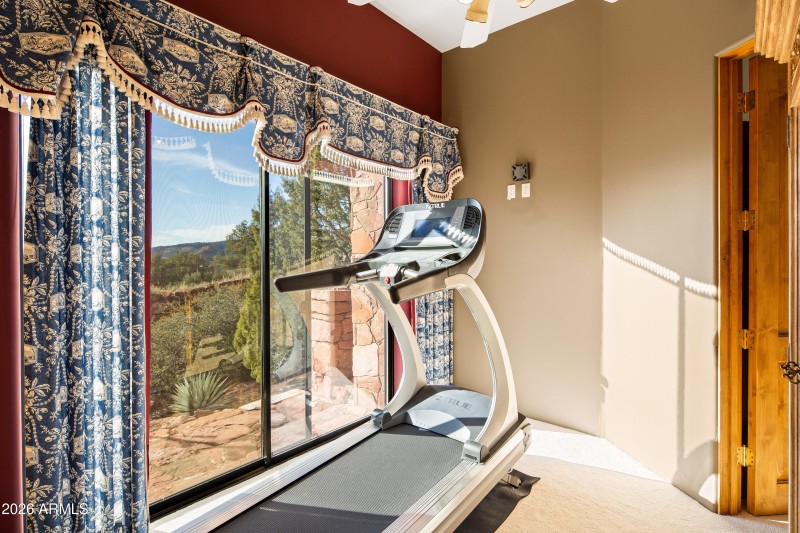 JL_15ScenicPl-interiors-PrimarySuite-08